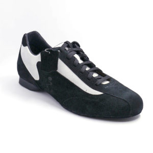 sneaker-black-and-white