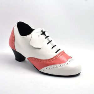 oxford-woman-white-coral